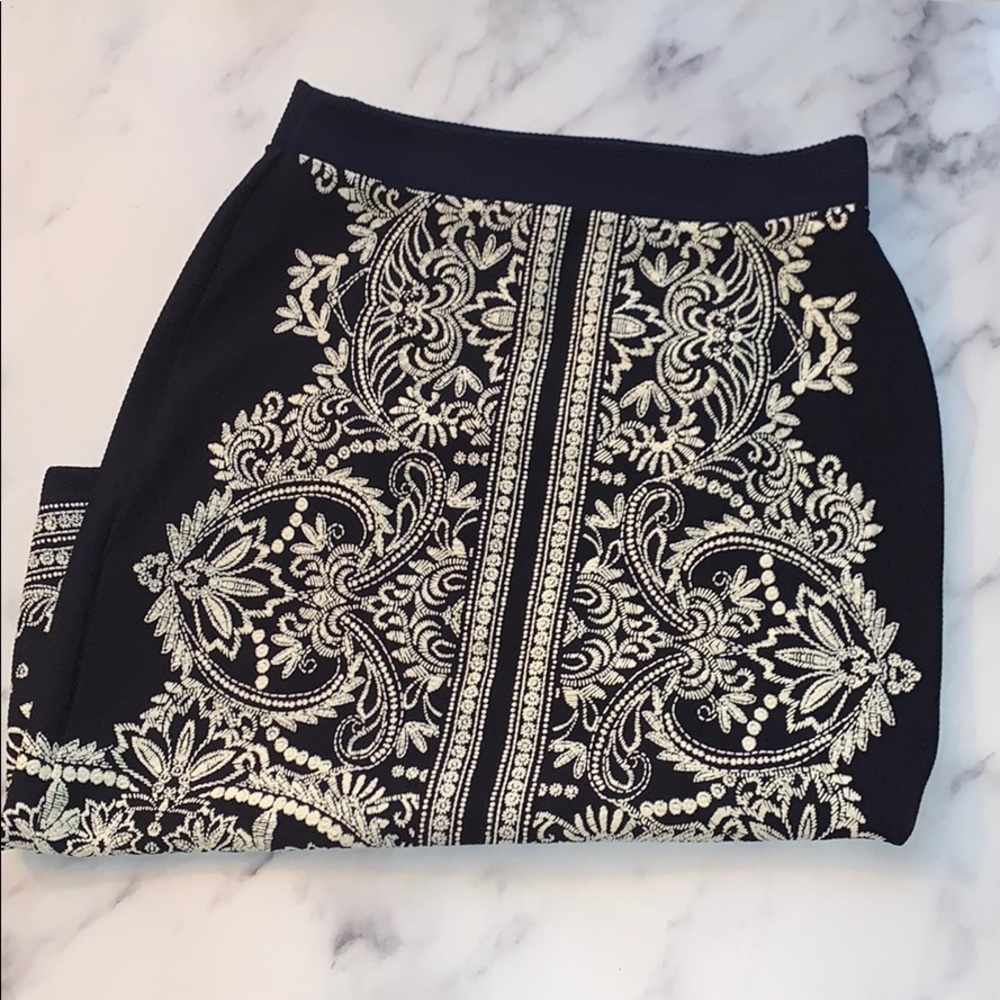 Brand new Venus skirt size small